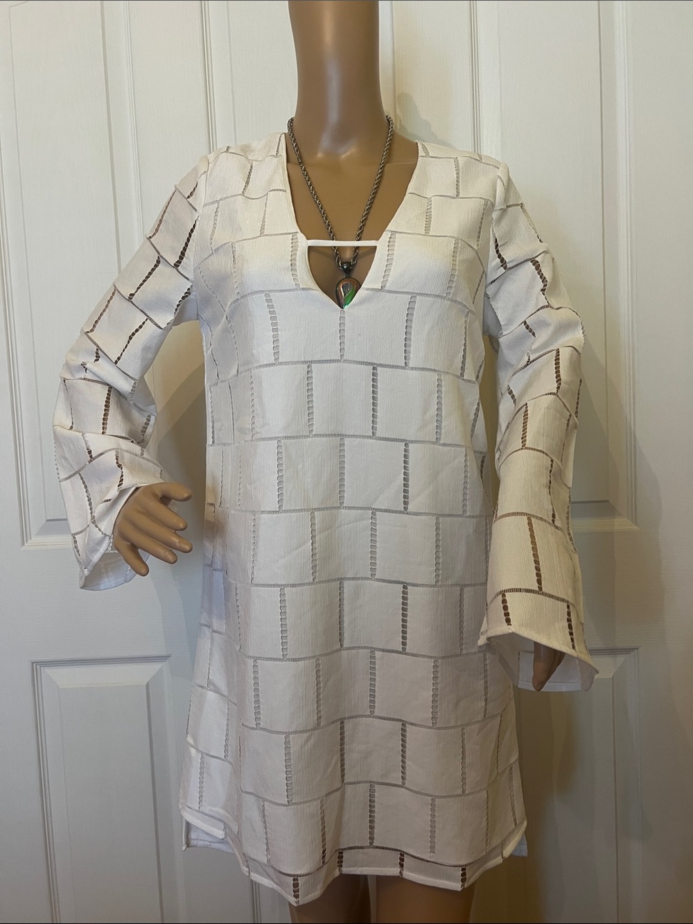 Kendall & Kylie White Long-Sleeve Cutout Tunic Dress